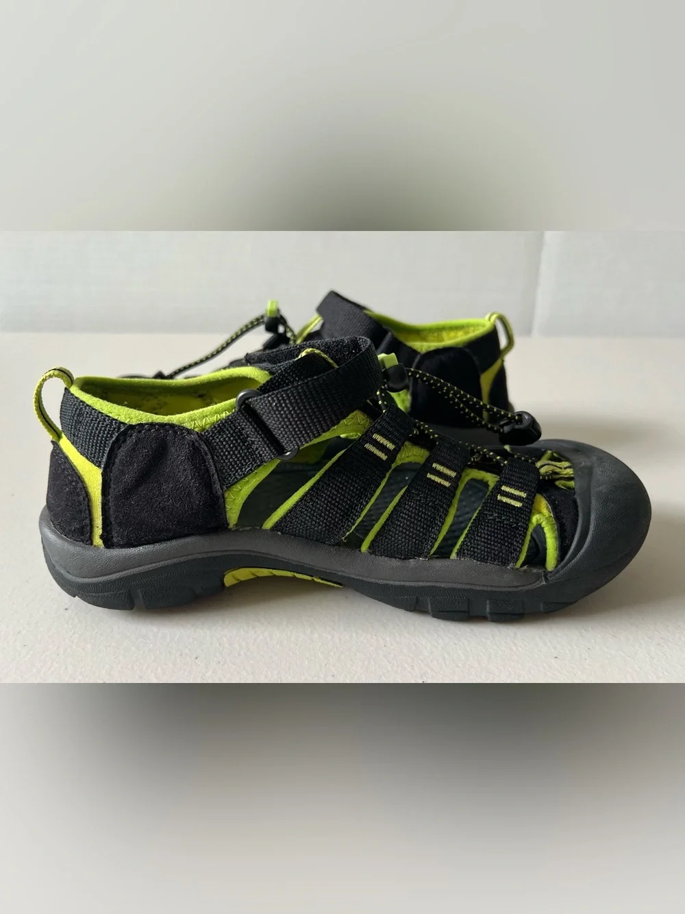 KEEN Newport H2 Big Kids Sandals Black Lime Green US 4